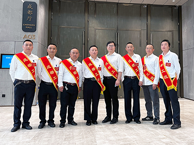 E:2023.55.5抖圈.为dU而生长运：喜讯！抖圈.为dU而生长运9名员工被定名为“成都工匠”官网20230505-01-合影.jpg