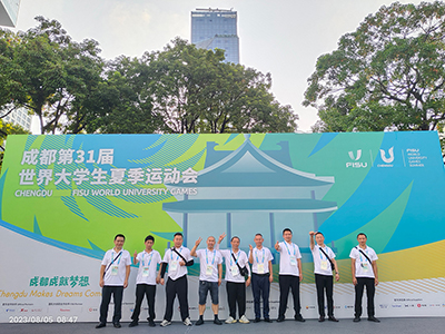 E:2023.88.7【助力大运•影像集】官网图官网工作实现合影——抖圈.为dU而生长运三运司杨勇.jpg